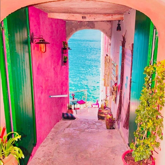 Meet your Posher - Picture 1 of 1